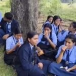 School Dispute :स्कूल में बवाल: टीचर की बदसलूकी से नाराज़ हुई छात्राएं, अभिभावकों ने किया विरोध