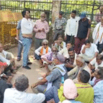 Compensation Deduction: किसानों का आक्रोश फूटा, मुआवजा घोटाले के खिलाफ सड़कों पर हज़ारों किसान