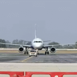 Hyderabad airport bomb threat : बम की धमकी से हैदराबाद एयरपोर्ट पर अफरा-तफरी, फ्लाइट डायवर्ट की गई