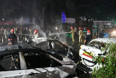 Delhi Shaken By Explosion Near Red Fort