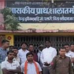 Balodabazar News : बलौदाबाजार में बवाल ‘खतरनाक’ स्कूल में 6 अफसरों को किया कैद, ग्रामीणों ने कहा- अब अफसरों को पता चलेगा मौत का डर