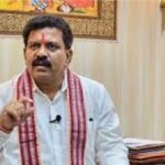 Vijay Sharma Home Minister CG : मुख्यधारा की नई तस्वीर: पूर्व नक्सलियों के साथ गृह मंत्री विजय शर्मा का लंच, विकास पर हुई चर्चा