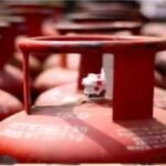 India LPG Emergency 2026 : LPG संकट से निपटने की तैयारी भारत सरकार ने लागू की ‘इमरजेंसी पावर’, रिफाइनरी कंपनियों को मिला कड़ा निर्देश