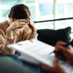 Mental Health in India 2026 : 35 से कम उम्र और मानसिक तनाव क्या दबाव में बिखर रही है भारत की अगली पीढ़ी