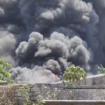 CG में भीषण आग: सड्डू की प्लास्टिक फैक्ट्री में लगी आग, इलाके में मचा हड़कंप