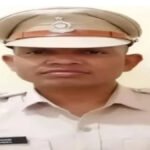 CG NEWS : जंगल में स सज रहा था जुए का फड़, वीडियो वायरल होते ही एसपी का हंटर; थाना प्रभारी और आरक्षक सस्पेंड