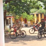 PM Modi Mission LiFE Effect : PM मोदी की अपील का बड़ा असर , कबीरधाम में साइकिल से ऑफिस पहुंचे SP और ASP