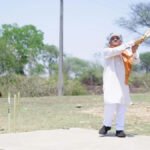 CM Say’ का ‘फ्री हिट’ सुशासन तिहार में मुख्यमंत्री ने थामा बल्ला, बच्चों के साथ खेला क्रिकेट; बाउंड्री के पार पहुंचाई गेंद