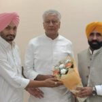 BREAKING NEWS : पंजाब में सियासी उलटफेर’ CM भगवंत मान के भाई ज्ञान सिंह मान BJP में शामिल, नायब सैनी और सुनील जाखड़ ने दिलाई सदस्यता