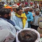 CG NEWS : मासूम की कब्र से सिर गायब मामला’ 3 महीने बाद भी सुराग नहीं, आक्रोशित ग्रामीणों ने कलेक्ट्रेट का किया घेराव
