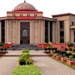 Chhattisgarh Employee Salary News : हाईकोर्ट का ऐतिहासिक फैसला , कर्मचारियों को नियमित पद के समान मिलेगा वेतन