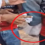 IPL Match Fan Passion : क्रिकेट की दीवानगी की हद , प्लास्टर लगे पैर के साथ मैच देखने पहुँचा  युवा