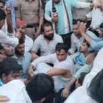 NEET’ पेपर लीक पर बिलासपुर में बवाल’ NSUI कार्यकर्ताओं पर लाठीचार्ज, पुलिस से झड़प; देवेंद्र यादव का कुर्ता फटा