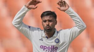 Manav Suthar makes his Test debut for Team India