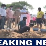 CG NEWS : एक-एक कर 8 लोगों की मौत से दहशत’ जांच के लिए प्रशासन ने कब्र खोदकर निकाला शव, ग्रामीणों में आक्रोश