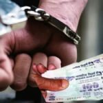 Bemetara ACB Bribery Case : थाने में ACB की बड़ी रेड, 15 हजार की रिश्वत लेते प्रधान आरक्षक अजय लहरे रंगे हाथ गिरफ्तार
