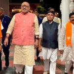 Giriraj Singh Raipur Visit : रायपुर पहुंचे केंद्रीय मंत्री गिरिराज सिंह, कुशाभाऊ ठाकरे परिसर में हुआ जोरदार स्वागत’ नेताओं-कार्यकर्ताओं के साथ की अहम बैठक