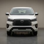Toyota Innova Crysta Base Variant Price : 6 लाख की Down Payment पर कितनी बनेगी monthly EMI? समझें पूरा गणित