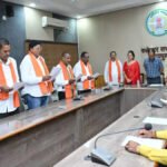 CG Civic News : रायपुर नगर निगम के 11 नव-नामांकित एल्डरमेन ने ली पद की शपथ, कलेक्टर डॉ. गौरव कुमार सिंह ने दिलाई शपथ