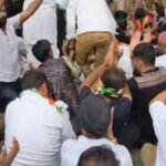 CG News : नकटी गांव के ग्रामीणों ने मंत्री ओपी चौधरी के सरकारी बंगले का किया घेराव, बुलडोजर कार्रवाई के विरोध में प्रदर्शन