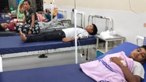 40 students fall ill after eating at Nandurbar hostel.