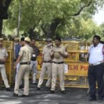 Delhi High Alert Before Independence Day : दिल्ली में हाई अलर्ट जारी, लाल किले के चारों ओर कड़ा सुरक्षा घेरा तैयार