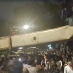Mumbai Kurla Crane Accident : कुर्ला में रेलवे की ओवरहेड लाइन पर गिरी विशाल क्रेन, 6 लोग घायल; कई मकान क्षतिग्रस्त