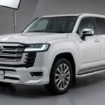 Toyota Land Cruiser 300 हाइब्रिड जापान में पेश: बिना हाइब्रिड वाला पेट्रोल इंजन बंद, जानें नए फीचर्स और कीमत