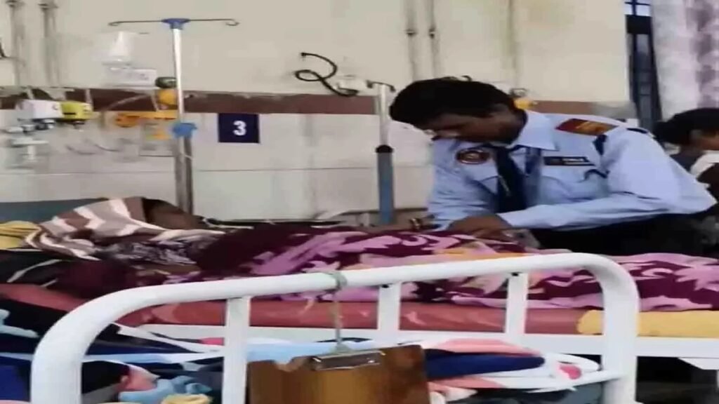 CG News : मातृ-शिशु अस्पताल में बड़ी लापरवाही’ गर्भवती महिलाओं को गार्ड ने लगाई ड्रिप, स्वास्थ्य व्यवस्था पर उठे सवाल