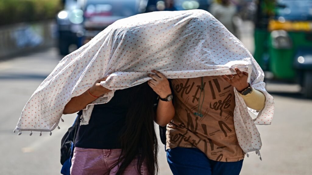 CG Weather Update : छत्तीसगढ़ में बारिश की रफ्तार पर लगा ब्रेक, राजनांदगांव में 33 डिग्री पहुंचा तापमान, अगले 5 दिनों तक कैसा रहेगा मौसम