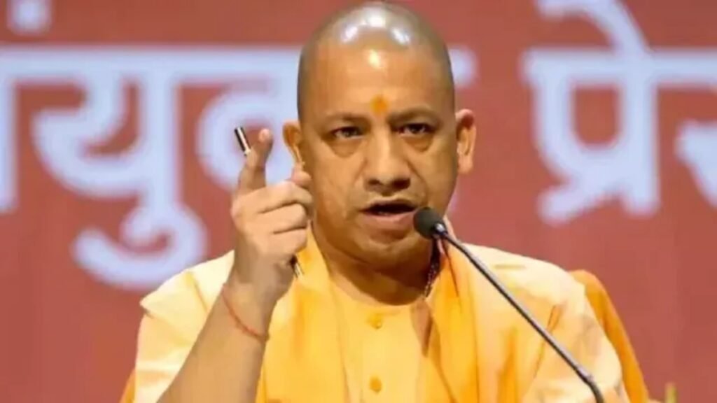 UP Government Job Rules 2026: यूपी में सरकारी नौकरी पाने वालों के लिए बड़ा अपडेट, आपराधिक रिकॉर्ड छिपाया तो रद्द हो सकती है उम्मीदवारी