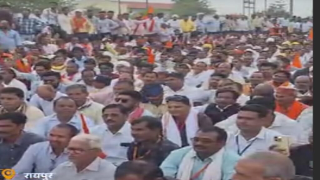 CG Farmers’ Protest : रायपुर में मंत्रालय घेरने निकले सैकड़ों किसान, पुलिस ने बैरिकेडिंग कर रोका; 1700 करोड़ बकाया देने की मांग