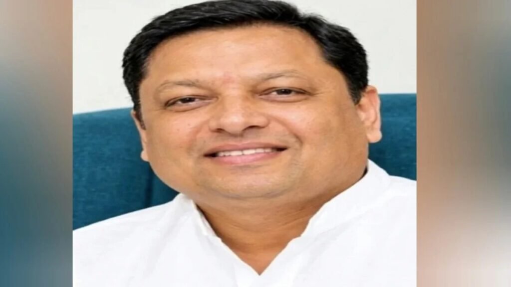 Chhattisgarh News : कारोबार के नाम पर 300 करोड़ की ठगी का आरोप’ भाजपा के पूर्व कोषाध्यक्ष को पुलिस ने झारखंड से पकड़ा