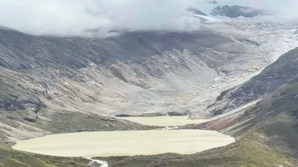 Bhutan Glacier Lake Burst: भूटान में ग्लेशियर झील फटने से सड़कें क्षतिग्रस्त, गांवों में घुसा पानी; भारत में प्रशासन अलर्ट